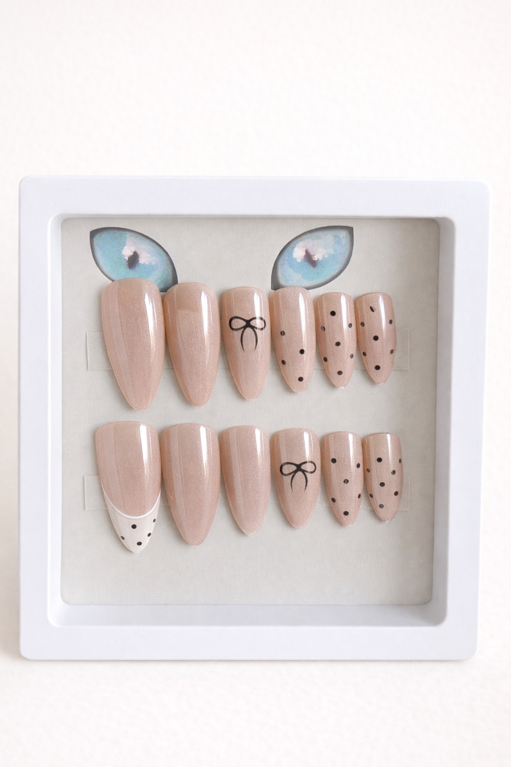 Champagne Dot Bow Chic Nails