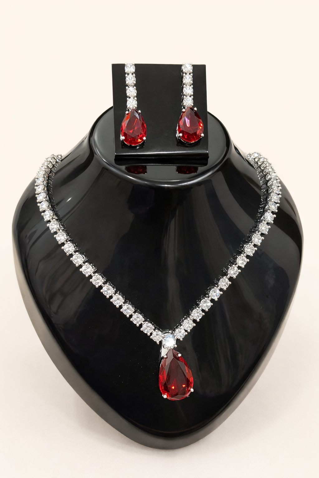 Crimson Radiance Diamond Set