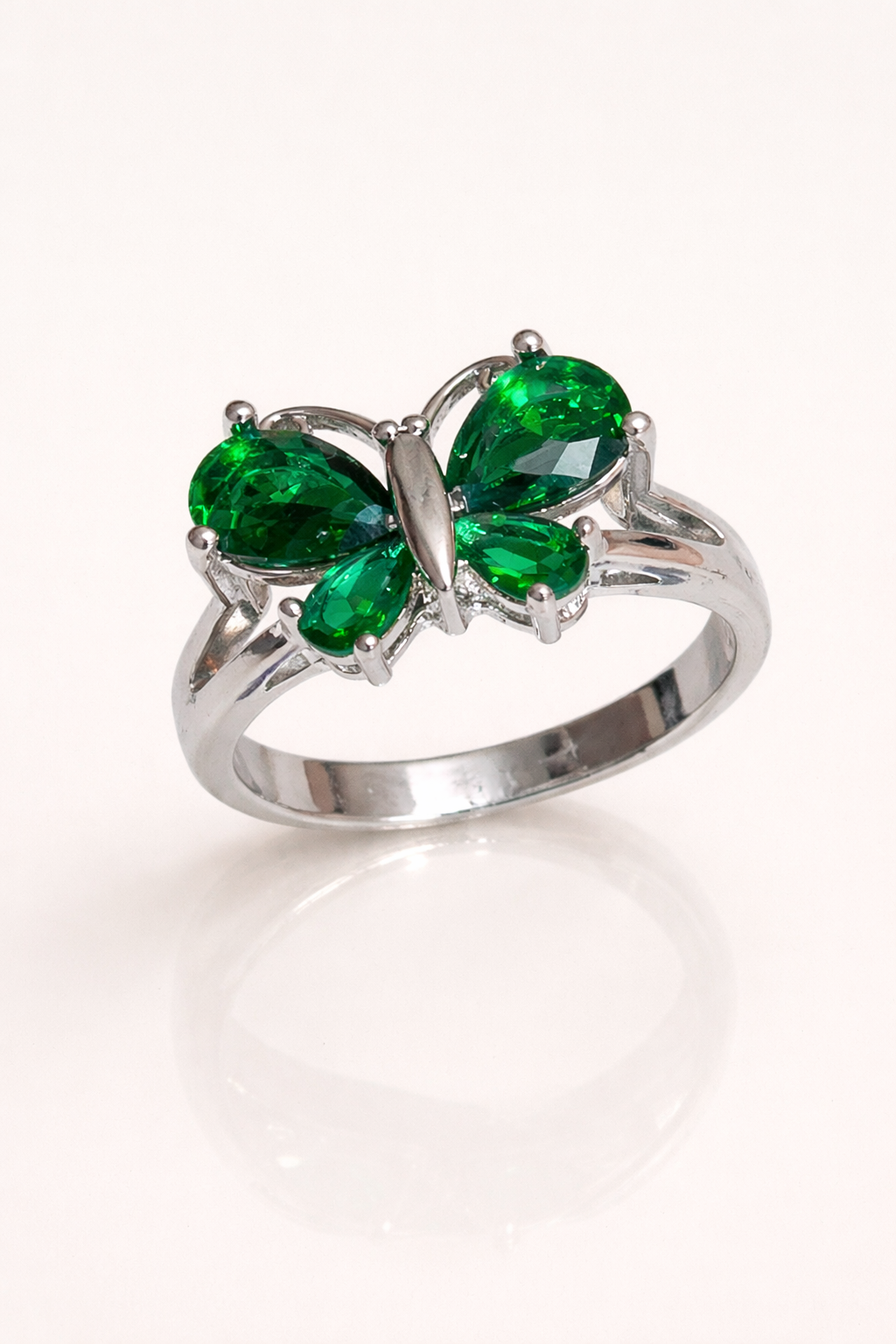 Emerald Flutter Ring