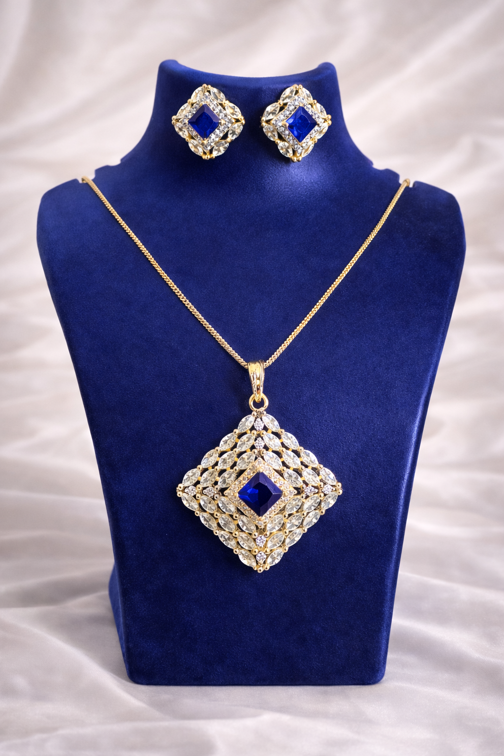 Royal Sapphire Lattice  Pendant Set