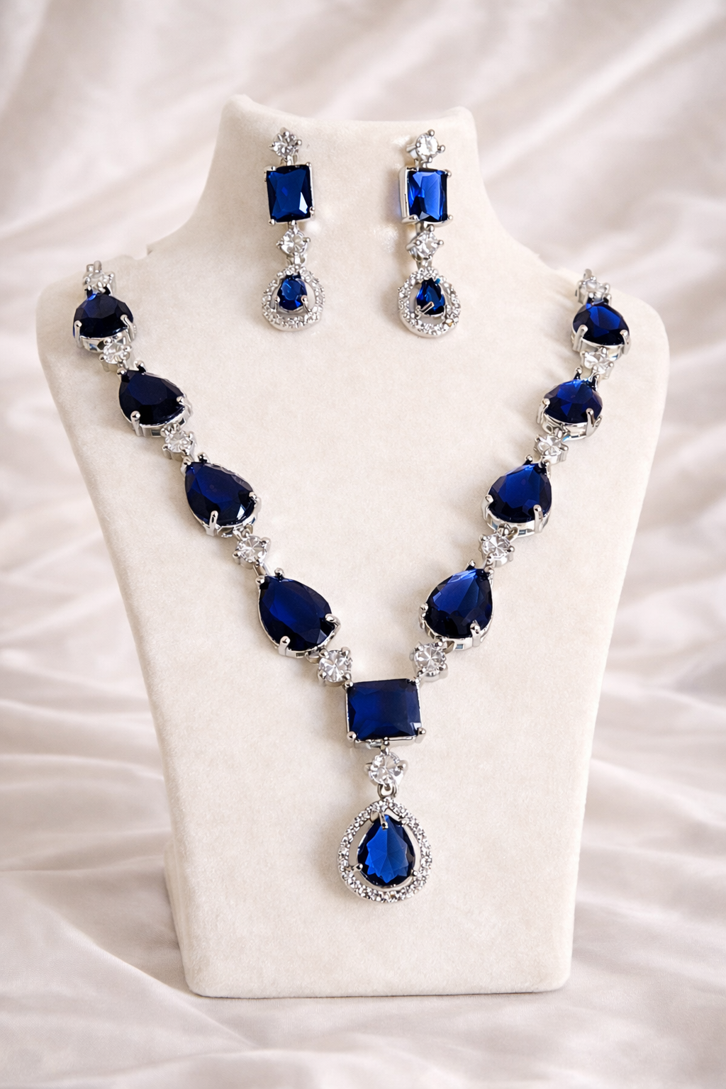 Sapphire Royale Elegance Set